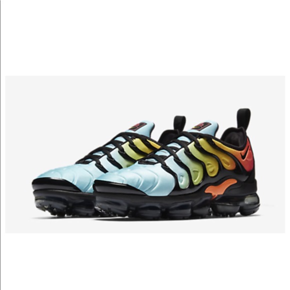 vapormax plus tropical